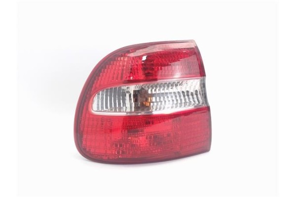 Recambio de piloto trasero izquierdo para volvo v40 familiar referencia OEM IAM   