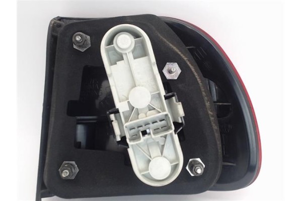 Recambio de piloto trasero izquierdo para volvo v40 familiar referencia OEM IAM   