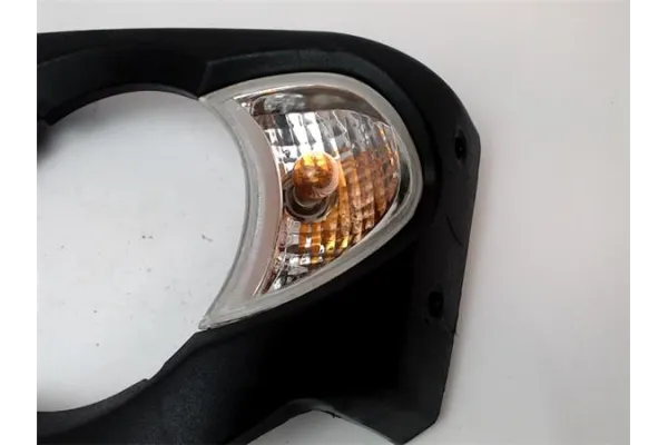 Recambio de intermitente delantero izquierdo para piaggio porter furgón 1.2 d referencia OEM IAM 615249  
