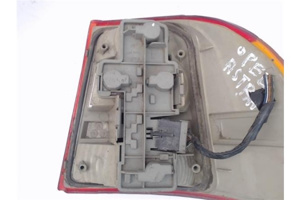 Recambio de piloto trasero izquierdo para opel astra f berlina referencia OEM IAM   