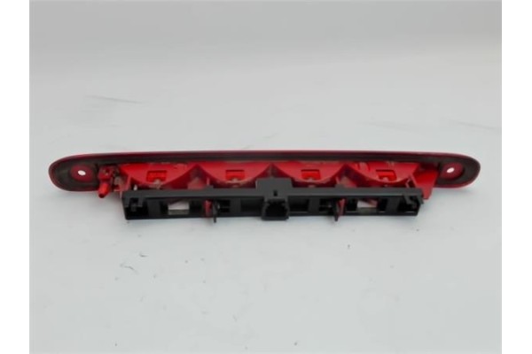 Recambio de luz central de freno para peugeot 107 1.4 hdi referencia OEM IAM 1606372780  