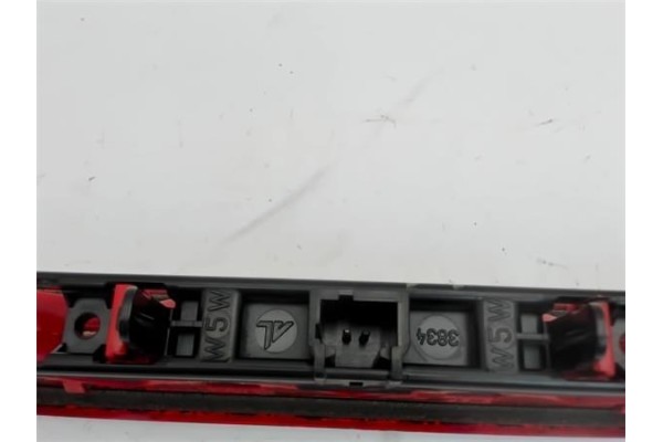 Recambio de luz central de freno para peugeot 107 1.4 hdi referencia OEM IAM 1606372780  