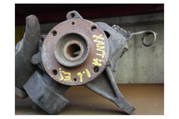 Recambio de mangueta delantero izquierda para citroen xantia berlina (1993) 1.6 i referencia OEM IAM   