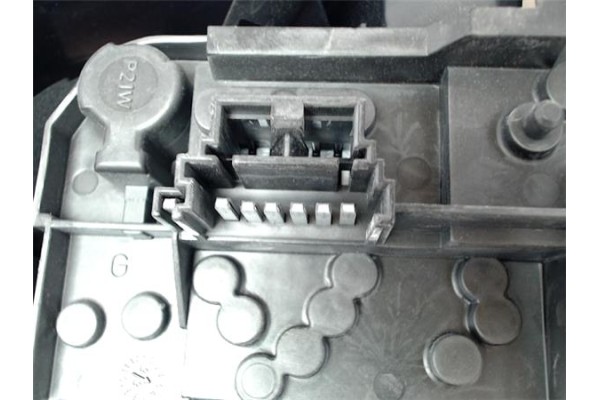 Recambio de piloto trasero izquierdo para renault megane i fase 2 berlina (ba0) referencia OEM IAM 7700428320  