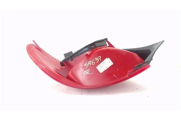 Recambio de piloto trasero derecho para peugeot 206 1.4 i referencia OEM IAM 6351P1  