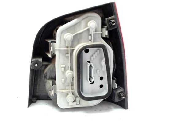Recambio de piloto trasero izquierdo para volkswagen polo iv (9n1) referencia OEM IAM 6Q6945095B 6Q6945111A 6Q6945095G , AUDI | 