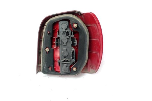 Recambio de piloto trasero izquierdo para volkswagen polo iii berlina (6n2) referencia OEM IAM 6N0945095H  6N0945096H , AUDI