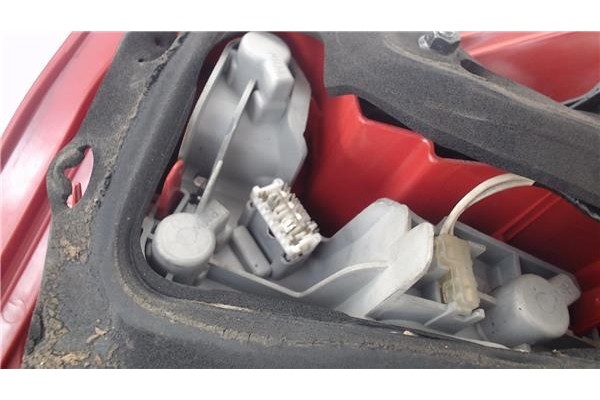 Recambio de piloto trasero izquierdo para toyota auris (e15) 2.0 d-4d referencia OEM IAM 8156102380 815600238000 