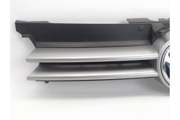 Recambio de rejilla paragolpes delantero para volkswagen golf iv berlina (1j1) 1.9 tdi referencia OEM IAM 1j0853655G  