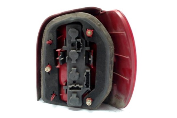 Recambio de piloto trasero izquierdo para volkswagen polo iii berlina (6n2) referencia OEM IAM 6N0945095H  6N0945096H , AUDI