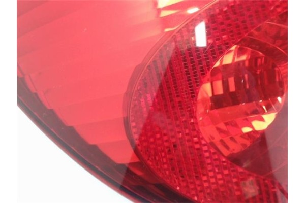 Recambio de piloto trasero izquierdo para renault laguna ii grandtour (kg0) referencia OEM IAM 82000062471  