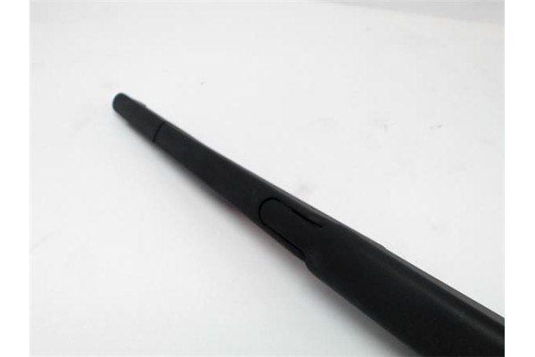 Recambio de brazo limpiaparabrisas trasero para ford fiesta vi 1.4 tdci referencia OEM IAM 1513761 BMC19401 8A6117406AA , FORD