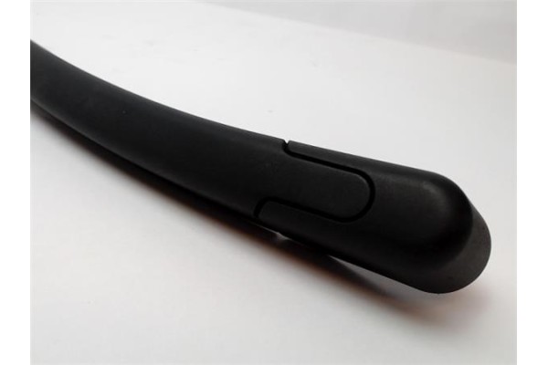Recambio de brazo limpiaparabrisas trasero para ford fiesta vi 1.4 tdci referencia OEM IAM 1513761 BMC19401 8A6117406AA , FORD