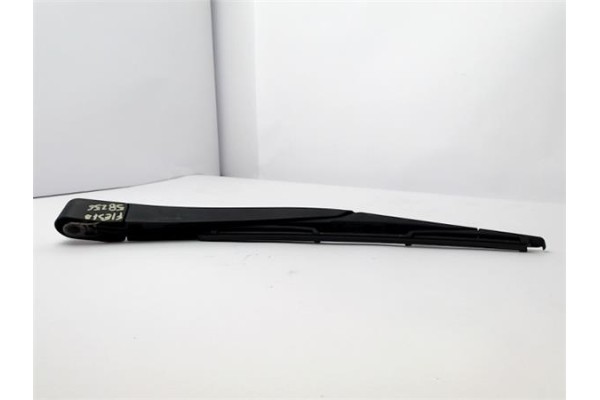 Recambio de brazo limpiaparabrisas trasero para ford fiesta vi 1.4 tdci referencia OEM IAM 1513761 BMC19401 8A6117406AA , FORD