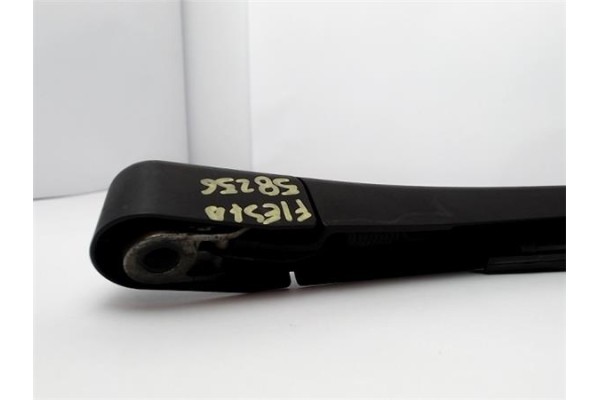Recambio de brazo limpiaparabrisas trasero para ford fiesta vi 1.4 tdci referencia OEM IAM 1513761 BMC19401 8A6117406AA , FORD