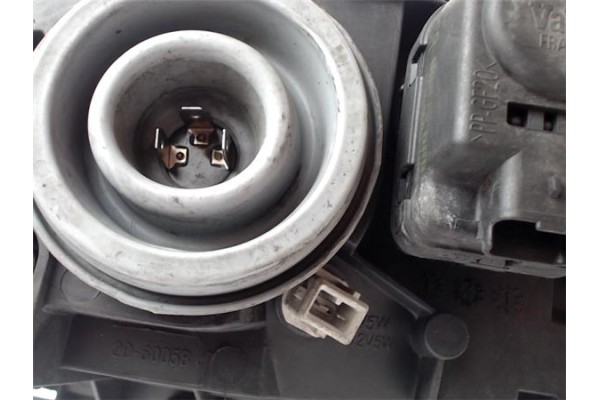 Recambio de faro delantero dcho para citroen saxo 1.5 d referencia OEM IAM 206005B 89003433 