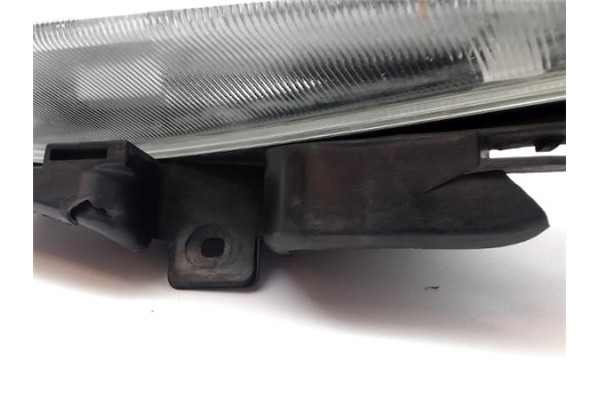 Recambio de faro delantero dcho para citroen saxo 1.5 d referencia OEM IAM 206005B 89003433 