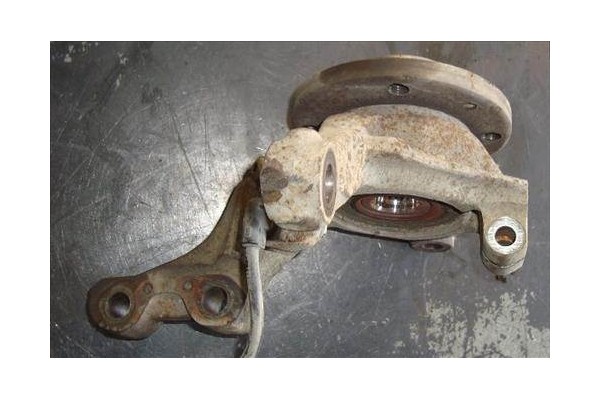 Recambio de mangueta delantero derecha para renault megane i (ba0/1_) 1.4 16v (ba0d, ba1h, ba0w, ba10) referencia OEM IAM 820015