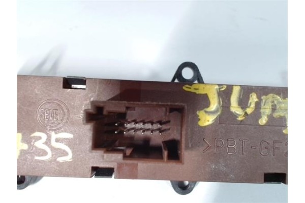 Recambio de interruptor luces emergencia para citroen jumper furgón 2.2 30 l1h1 hdi 100 referencia OEM IAM B569  