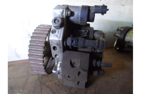 Recambio de bomba inyectora para mitsubishi carisma berlina 4 (da0) referencia OEM IAM BOSCH 0 445 010 075 