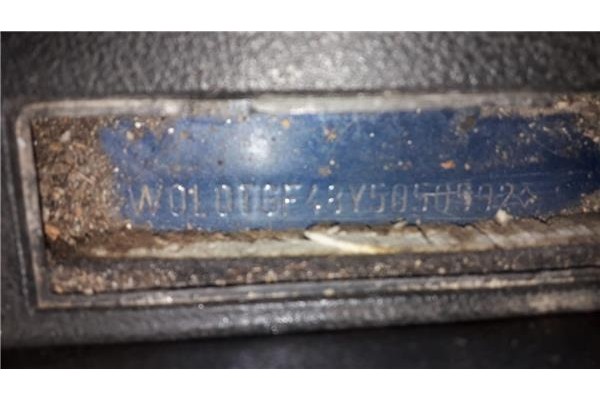 opel astra f berlina del año 2000