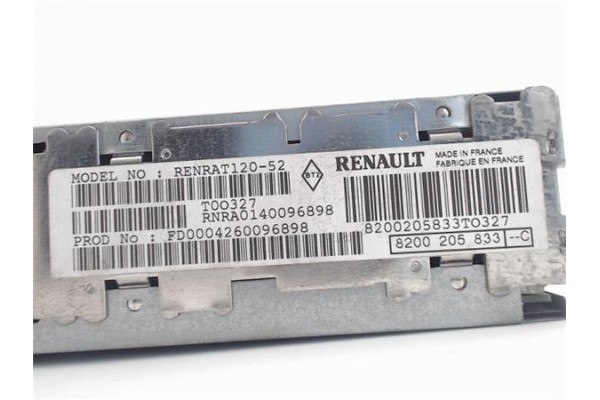Recambio de radio / cd para renault megane ii classic berlina referencia OEM IAM 8200205833--C  