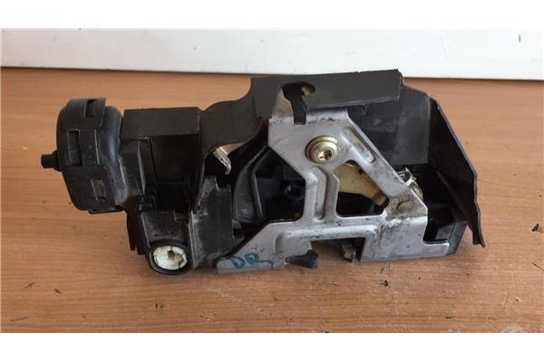 Recambio de cierre electromagnetico delantero derecho para mercedes-benz clase a (bm 168) 1.4 140 (168.031) referencia OEM IAM  