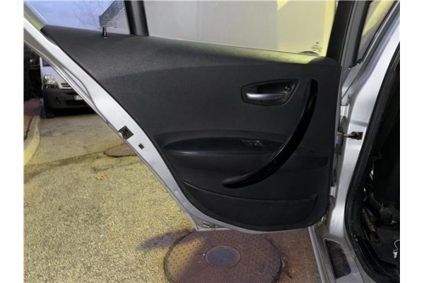 Recambio de puerta trasero izquierda para bmw serie 1 berlina (e81/e87) 2.0 118d referencia OEM IAM 41527191017  