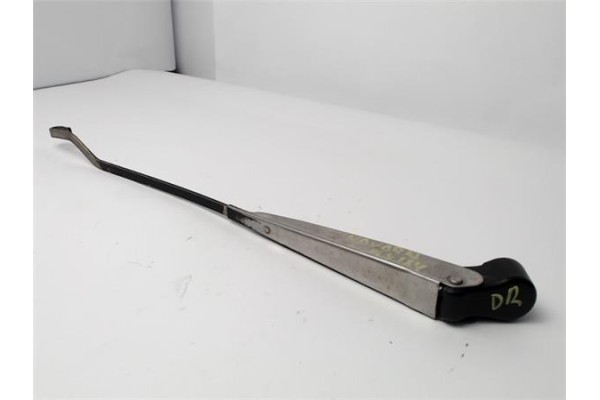 Recambio de brazo limpiaparabrisas delantero derecho para nissan pickup (d22) 2.5 d referencia OEM IAM 2888001G63 2888001 