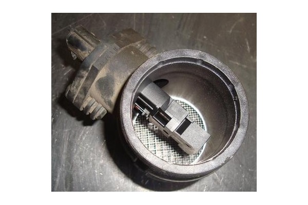 Recambio de caudalimetro para opel corsa c 1.2 referencia OEM IAM 9157512 0280218031 