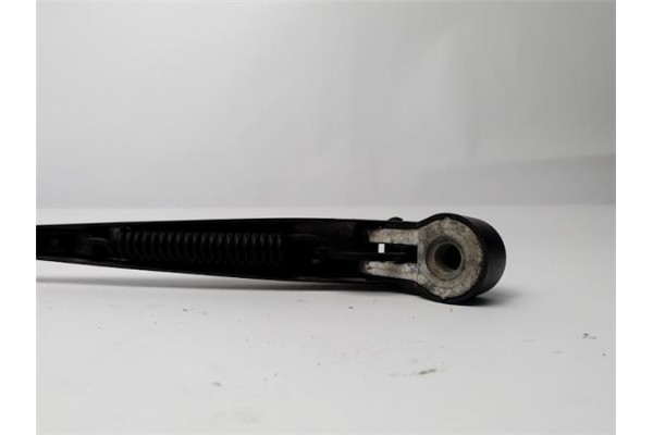 Recambio de brazo limpiaparabrisas delantero derecho para nissan pickup (d22) 2.5 d referencia OEM IAM 2888001G63 2888001 