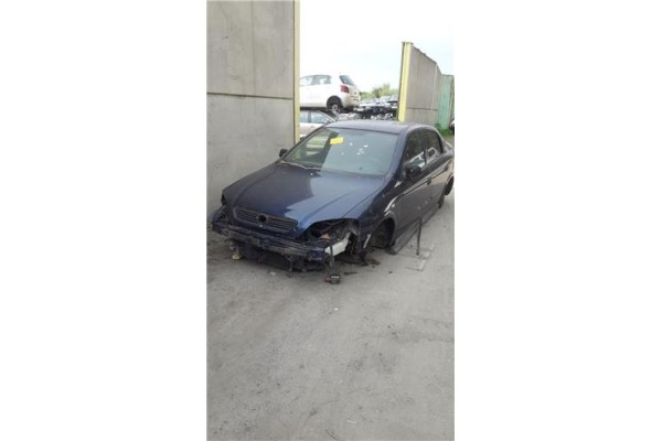 opel astra f berlina del año 2000