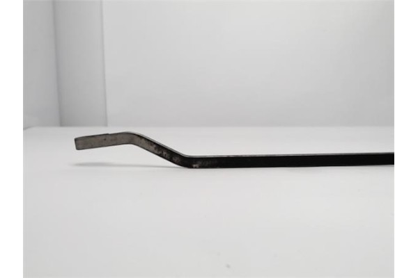 Recambio de brazo limpiaparabrisas delantero izquierdo para nissan pickup (d22) 2.5 d referencia OEM IAM 2885001G60  