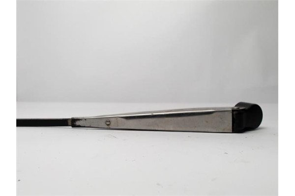Recambio de brazo limpiaparabrisas delantero izquierdo para nissan pickup (d22) 2.5 d referencia OEM IAM 2885001G60  