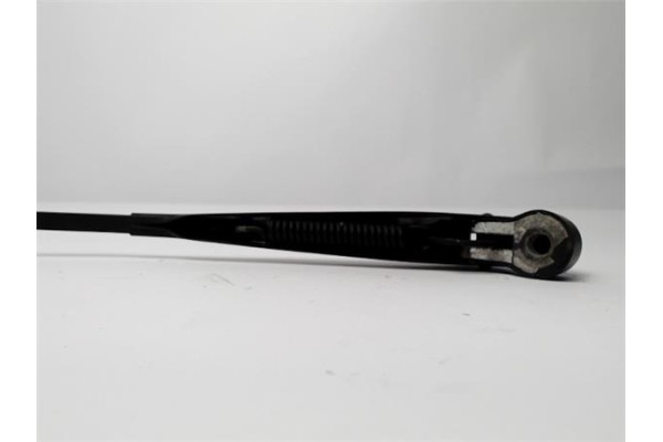 Recambio de brazo limpiaparabrisas delantero izquierdo para nissan pickup (d22) 2.5 d referencia OEM IAM 2885001G60  