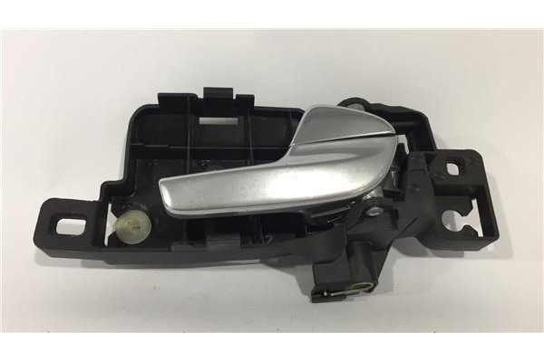 Recambio de manilla int. puerta delantero derecha para ford mondeo iv turnier 2.0 tdci referencia OEM IAM 6M21U22600 7S71A22600 