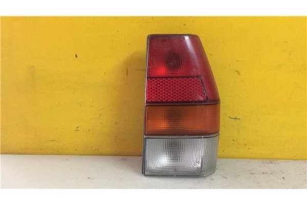 Recambio de piloto trasero derecho para volkswagen polo coupé (86c, 80) 1.0 referencia OEM IAM 867945257A  