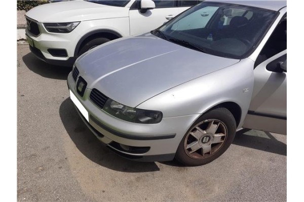 seat leon (1m1)(11.1999) del año 