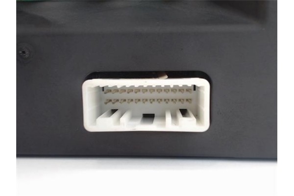 Recambio de pantalla para nissan almera (n16/e) referencia OEM IAM 28090BU701A  