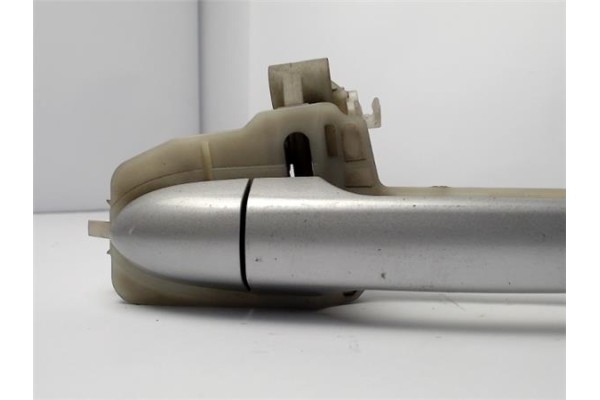 Recambio de maneta exterior delantero derecha para kia rio (ub) 1.2 basic referencia OEM IAM 826521W0303D  