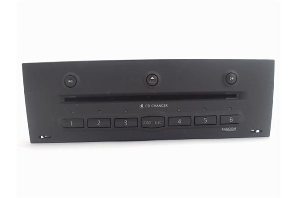 Recambio de radio / cd para renault megane ii berlina 5p referencia OEM IAM 8200084437A  