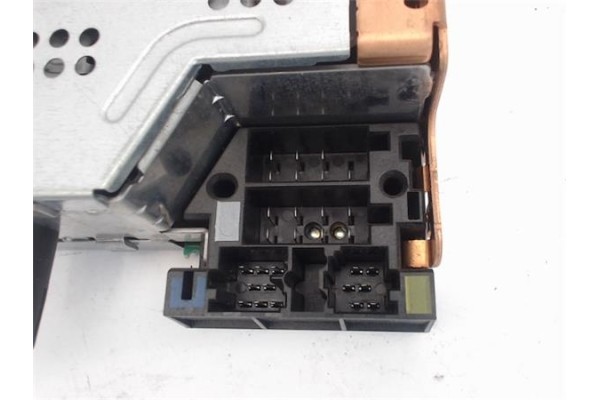 Recambio de radio / cd para renault clio ii fase ii (b/cb0) referencia OEM IAM 8200057681  