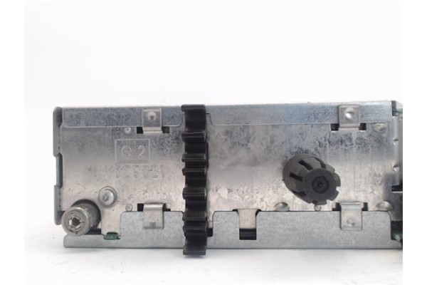 Recambio de radio / cd para renault clio ii fase ii (b/cb0) referencia OEM IAM 8200057681  