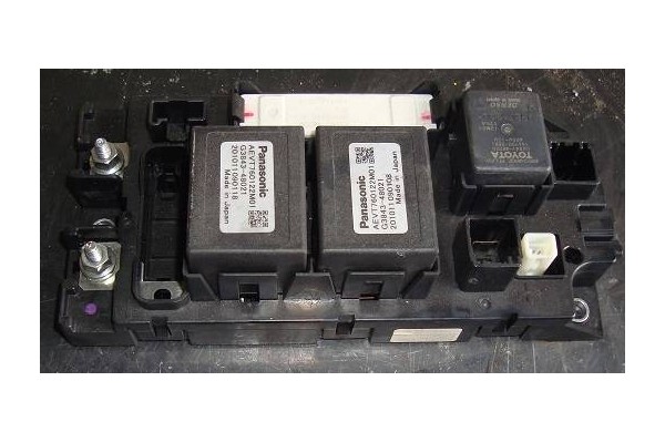 Recambio de caja reles para toyota prius (zvw30) 1.8 hybrid referencia OEM IAM   