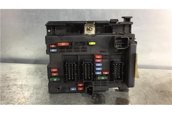 Recambio de caja fusibles/rele para peugeot 307 break / sw (s1) 1.6 hdi 110 referencia OEM IAM 9657608780 51121591 