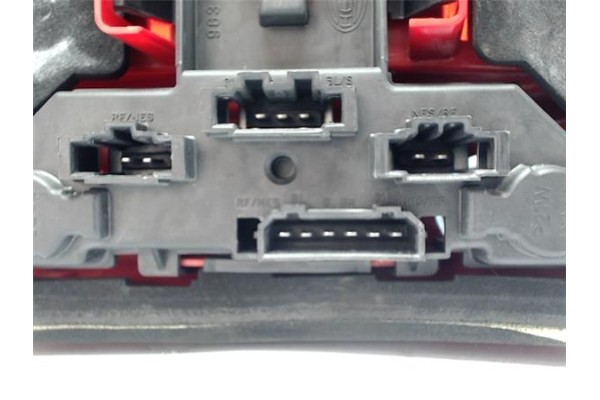 Recambio de piloto trasero derecho para volkswagen bora berlina (1j2) referencia OEM IAM 1J5945096AC 1J5945112AC 