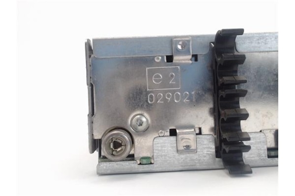 Recambio de radio / cd para renault clio ii fase ii (b/cb0) referencia OEM IAM 8200057681  