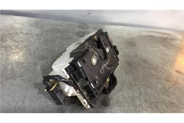 Recambio de cierre electromagnetico delantero derecho para seat cordoba vario (6k5) 1.9 stella referencia OEM IAM 6K4837016D  