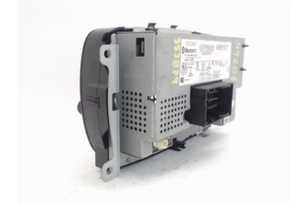 Recambio de radio / cd para fiat 500 1.2 referencia OEM IAM 7356943990  