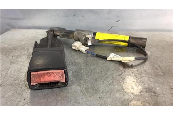 Recambio de anclaje cinturon delantero derecho para renault kangoo i (f/kc0) 1.5 dci (kc08, kc09) referencia OEM IAM 8200028095 